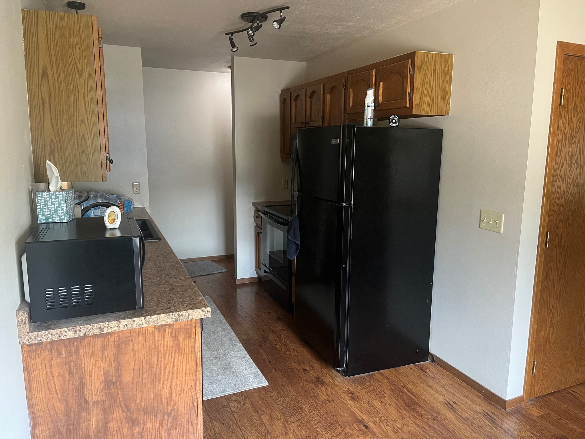 Kitchen west - 1804 S Cambridge Ave