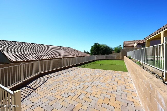 Building Photo - 2007 E Topeka Dr