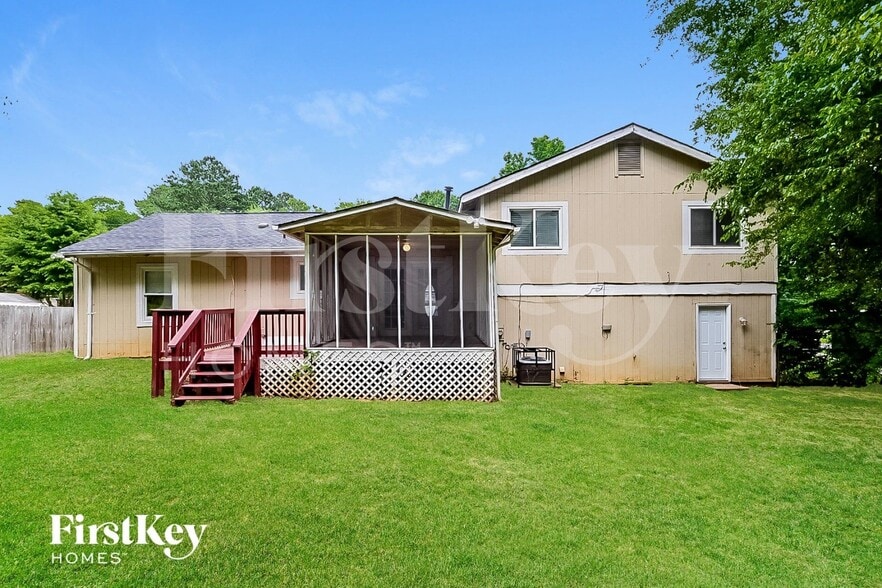 Building Photo - 9075 Gatewood Dr