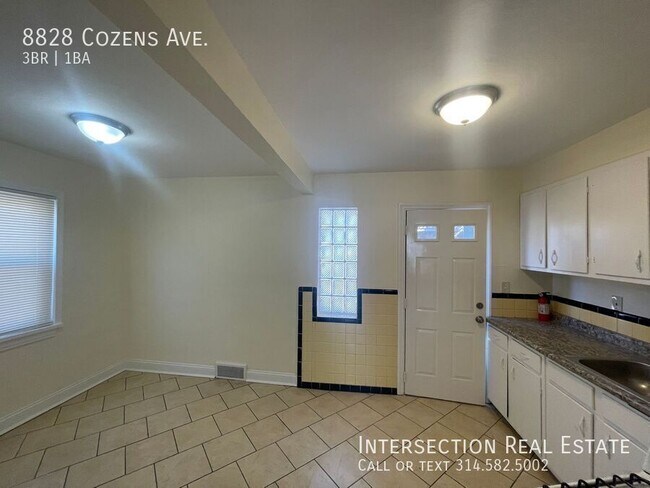 Building Photo - 8828 Cozens Ave