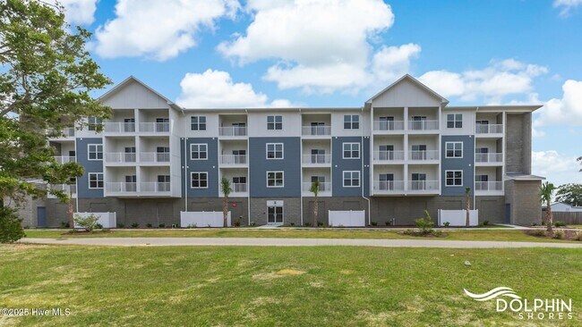 Building Photo - 2272 Dolphin Shores Dr SW