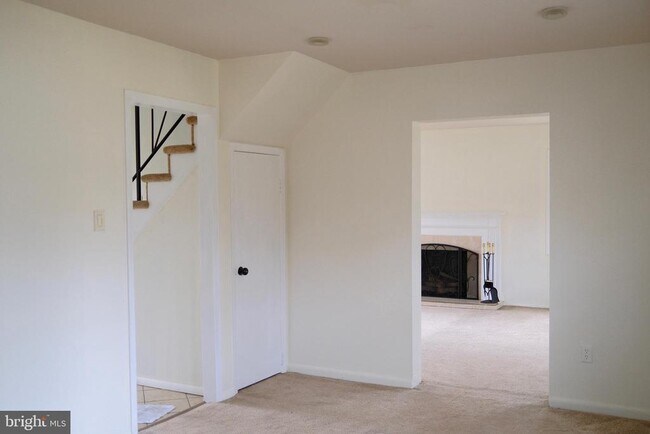 Building Photo - 42 Northgate Ln