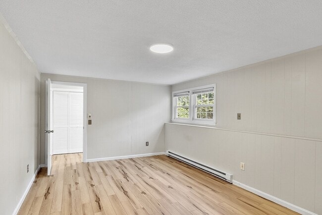 Building Photo - 1022 Pleasant St