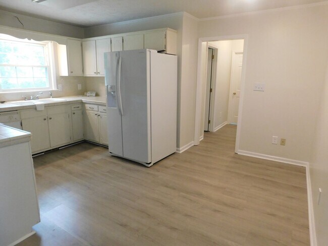 Building Photo - 1302 Dunbar Dr