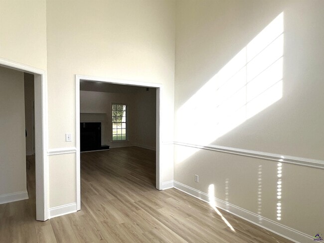 Building Photo - 134 Stone Brooke Dr