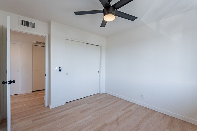 Building Photo - 2nd floor unit with all the upgrades!