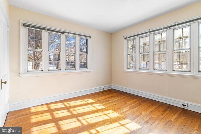 Building Photo - 415 City Ave