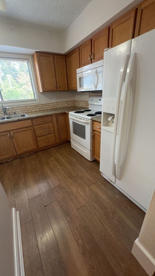 Building Photo - 1849 Crooked Pine Dr