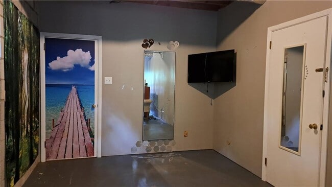 Building Photo - 1176 Converse Dr NE