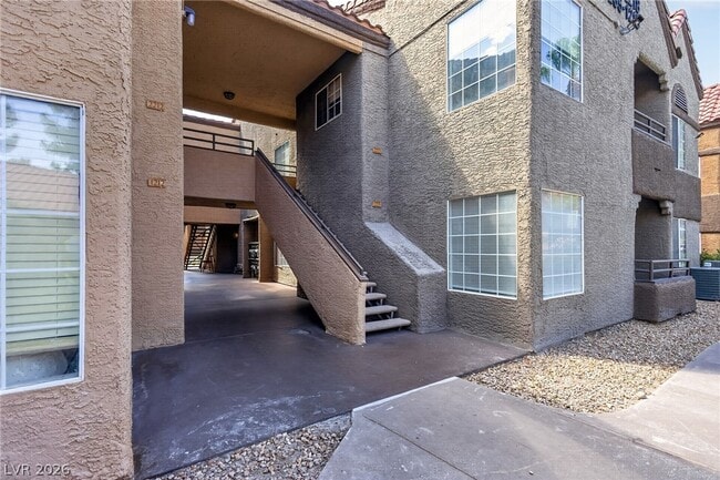 Building Photo - 2200 S Fort Apache Rd