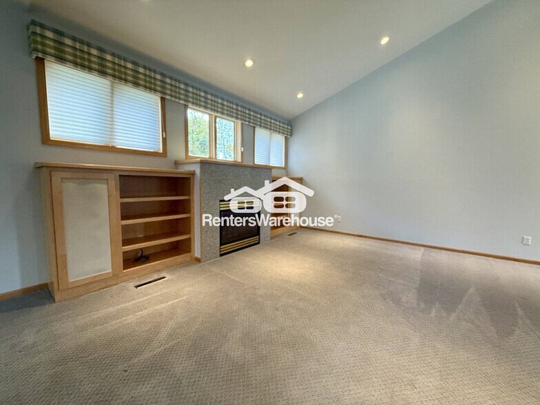 Building Photo - 9536 Windflower Pl N