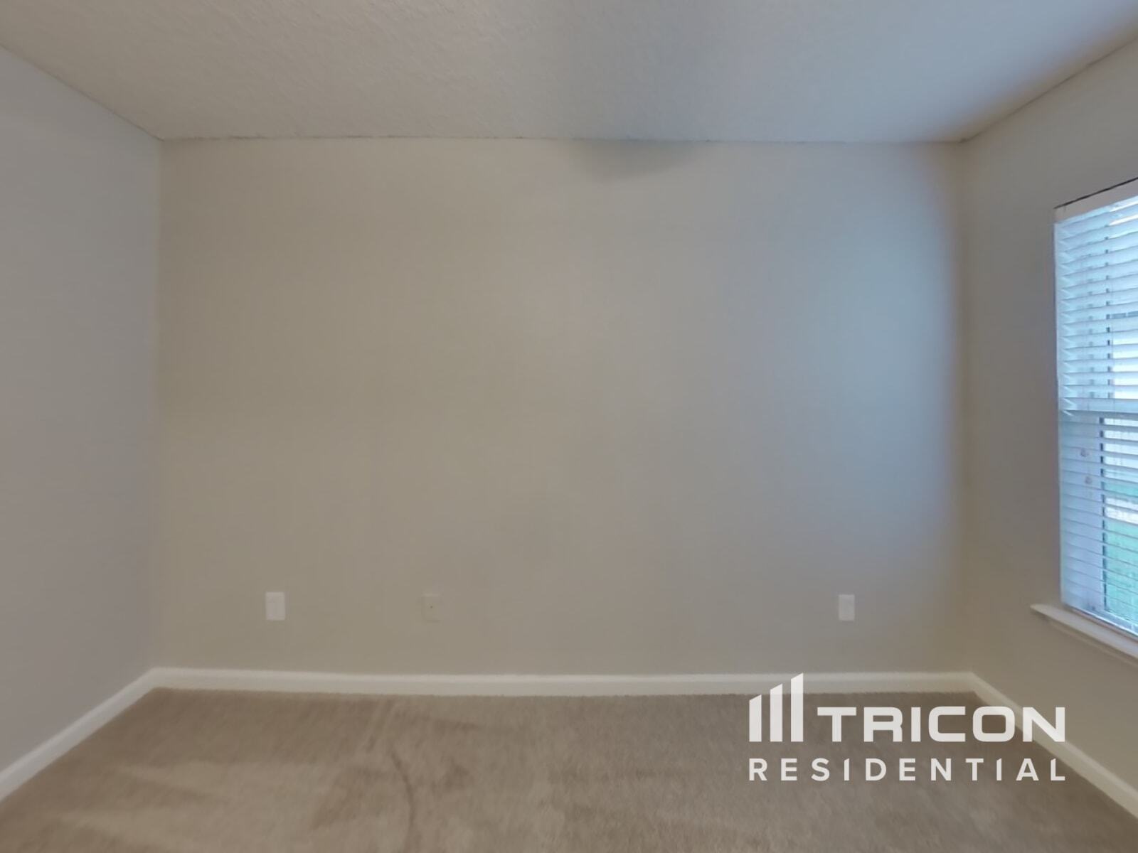 Building Photo - 10768 Stanton Hills Dr E
