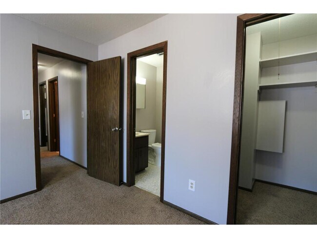 Building Photo - 3620 E 42nd St