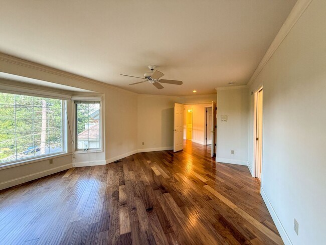 Building Photo - 4bd/3.25ba Seattle House