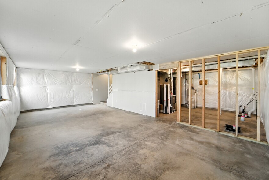 Building Photo - 4204 NE 5th St