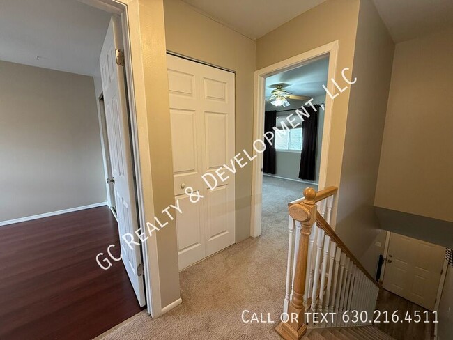 Building Photo - *** COMMUTER FRIENDLY / W&D IN UNIT / SMAL...