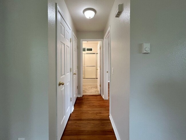 Building Photo - Tranquil 1 Bed, 1 Bath House!