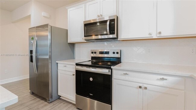 Building Photo - 3001 Hibiscus Ave