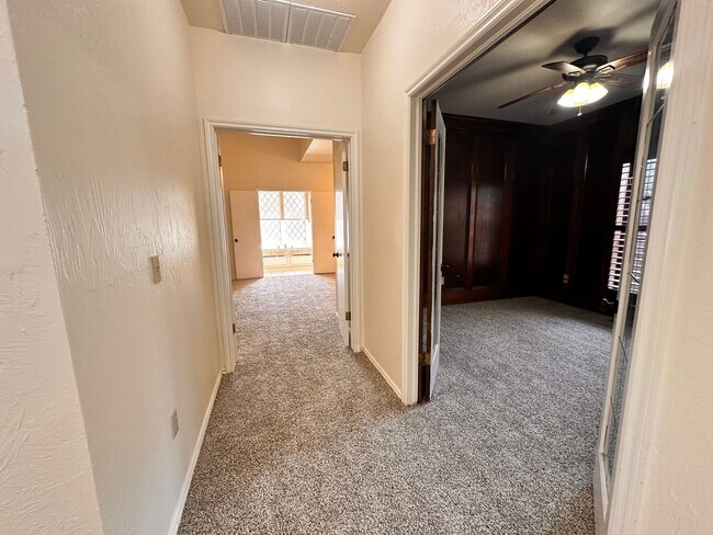 Building Photo - Spacious 4 Bed in Deer Creek