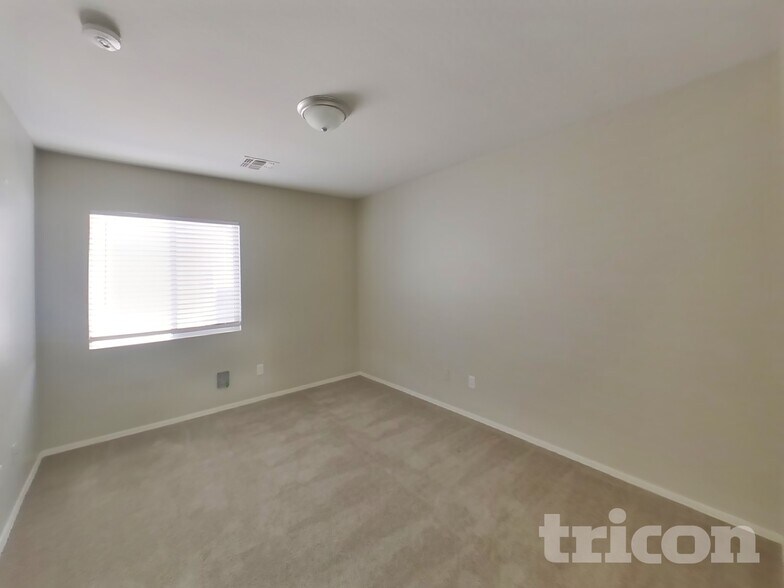 Building Photo - 5306 E Silverbell Rd