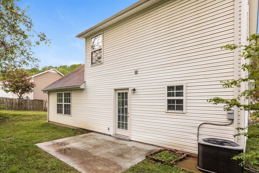 Building Photo - 852 Dover Glen Dr