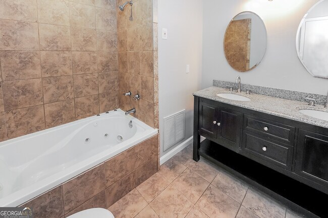 Building Photo - 129 Riverchase Dr