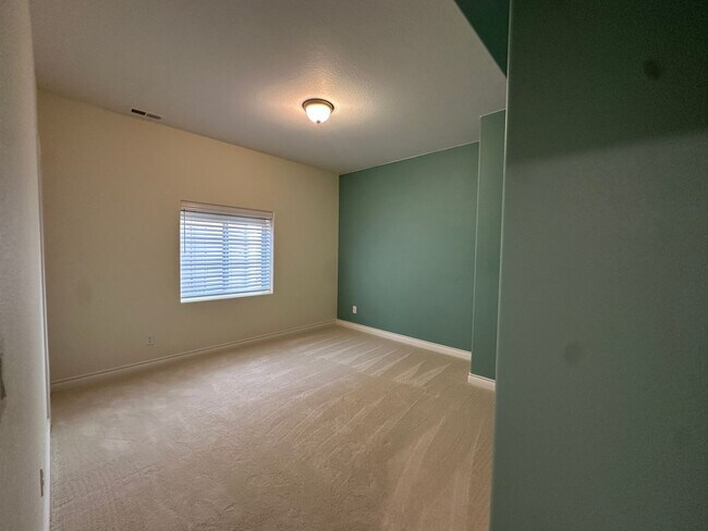 Building Photo - 6045 Griffin Dr