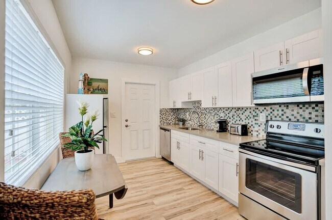 Building Photo - 3316 SE 4th St