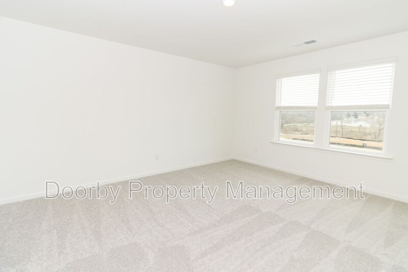 Building Photo - 105 Saddlebred Wy