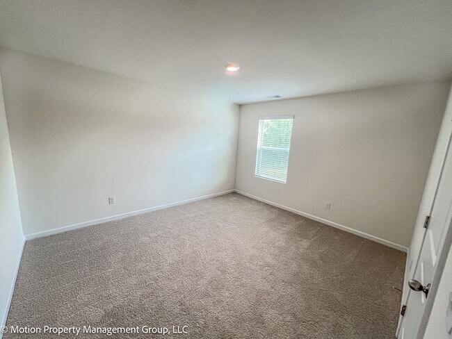 Building Photo - For Rent – Spacious 4 Bed / 3.5 Bath Home ...