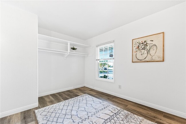 Building Photo - 6682 Alexandria Dr