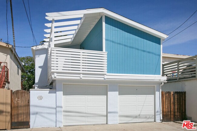 Building Photo - 122 Montreal St