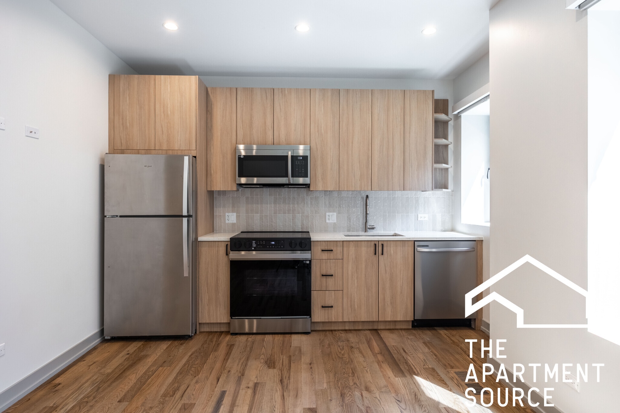 Building Photo - 1329 W Estes Ave