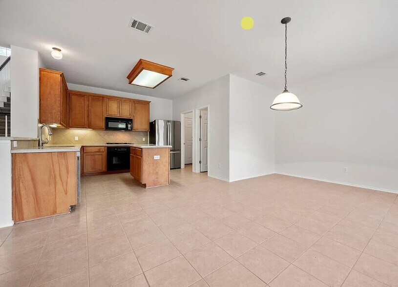 Building Photo - 10812 Casitas Dr