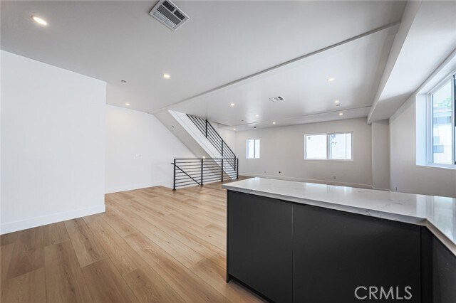 Building Photo - 1237 N Orange Dr