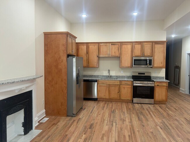 Primary Photo - 1123 Grove Ave