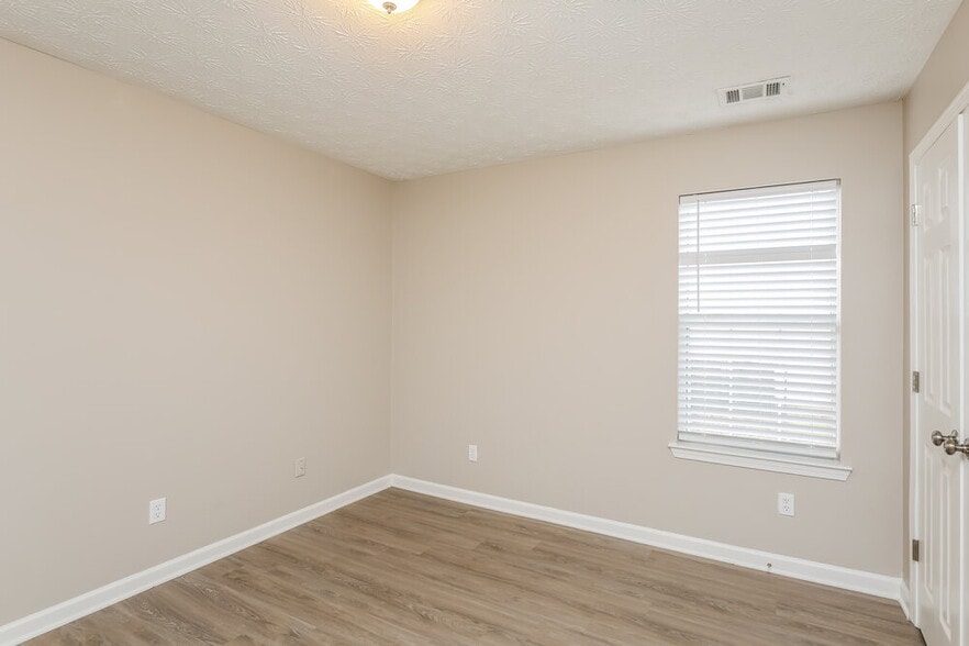 Building Photo - 2167 Mulberry Ln