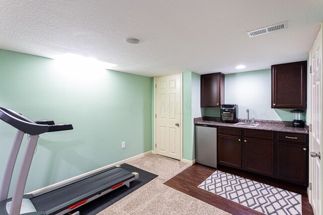 Building Photo - 5830 Prospect Ln