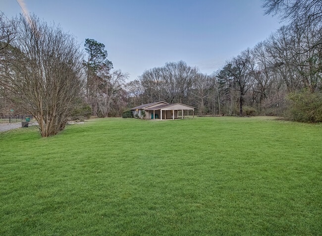 Building Photo - 2601 Page St