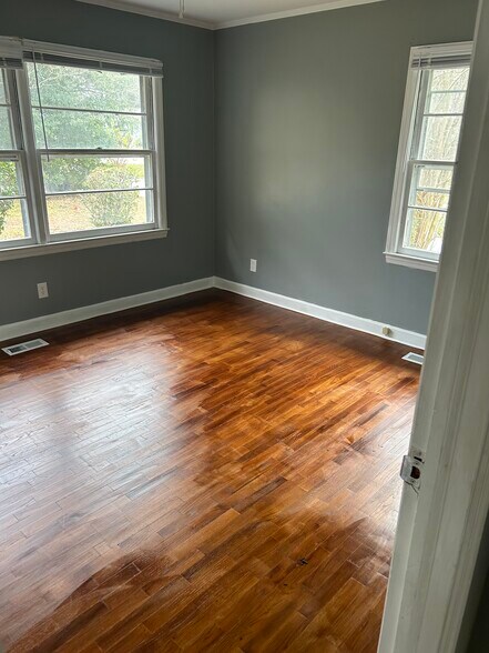 Building Photo - 219 Wood Dale Dr