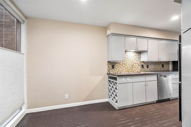 Building Photo - 5004 Bayard Ln