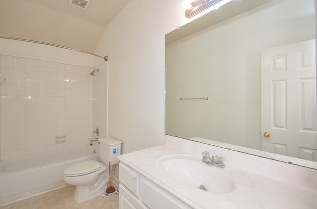 Building Photo - 15002 Turphin Way