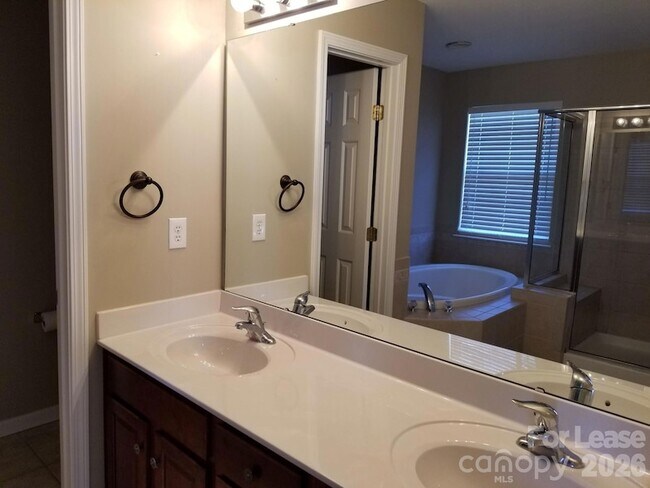 Building Photo - 20528 Harbor View Dr