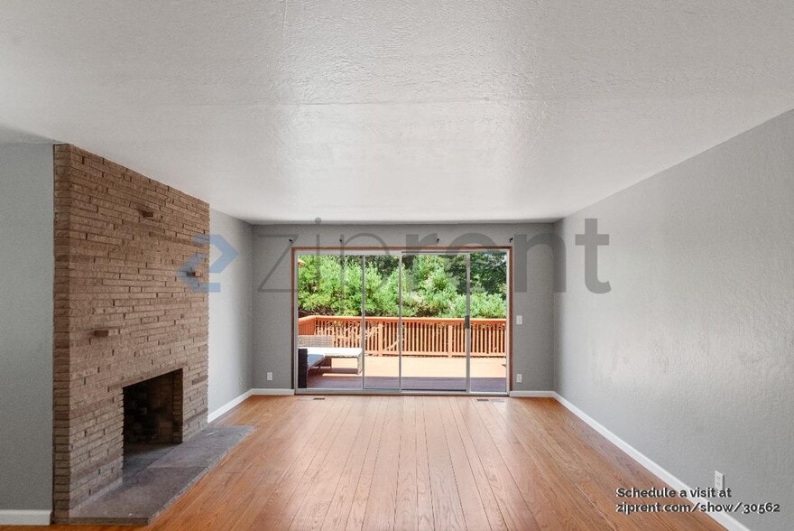 Building Photo - Unit