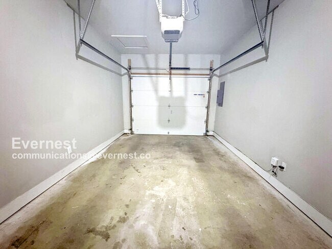 Building Photo - 5808 Colony Ln