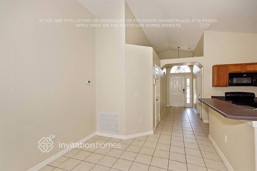 Building Photo - 102 Vine Dr