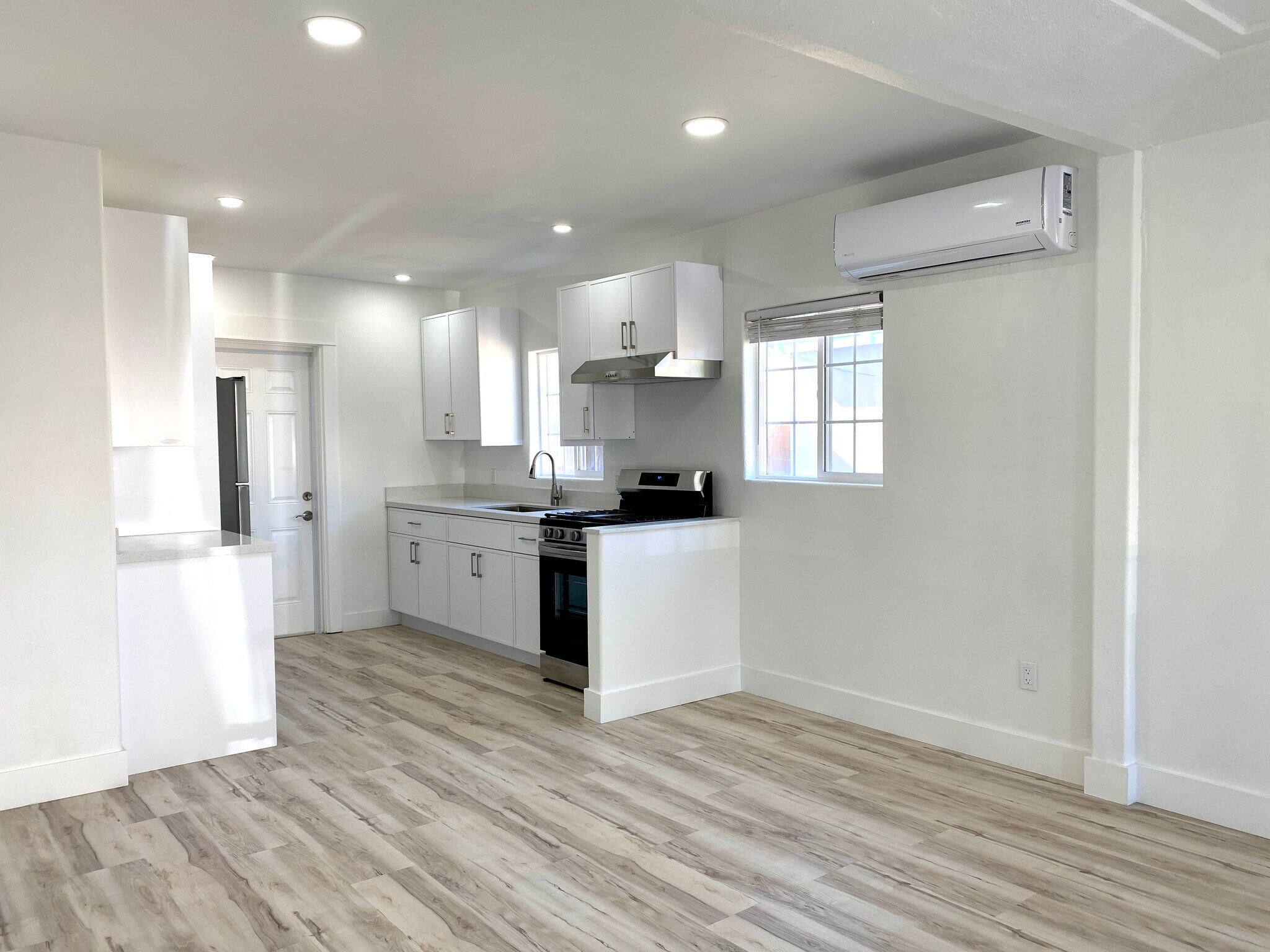 Building Photo - 467 42nd St