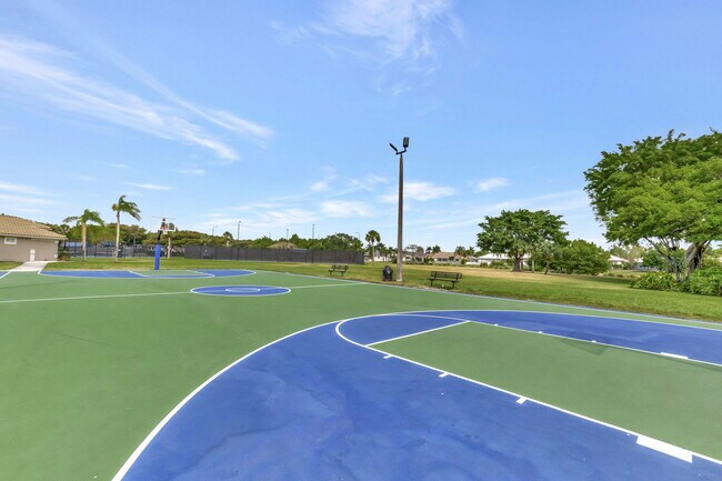 Building Photo - 12372 Cascades Pointe Dr