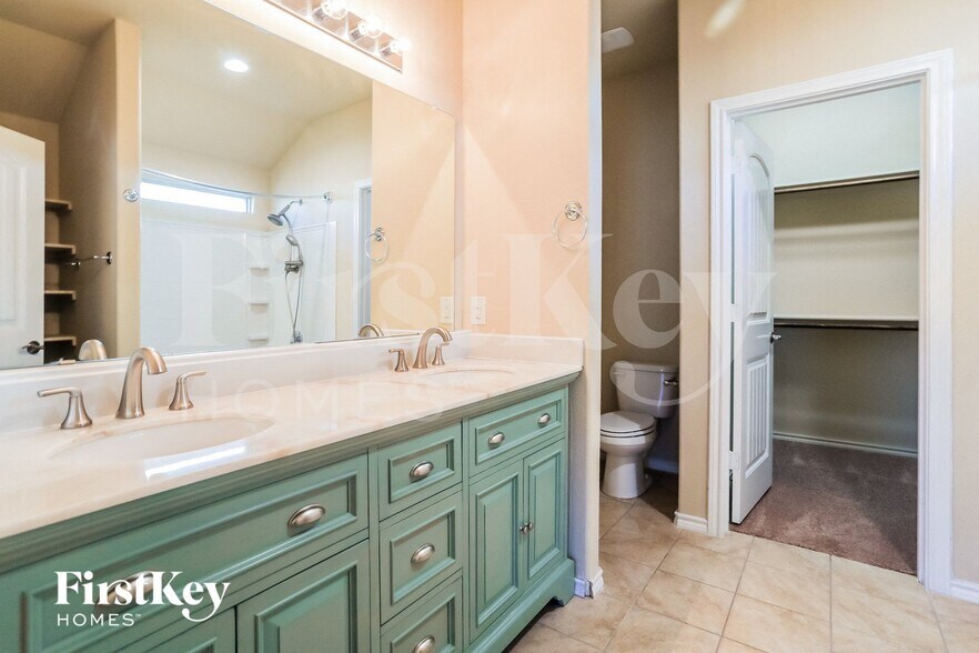 Building Photo - 522 Cantebury Park Ln