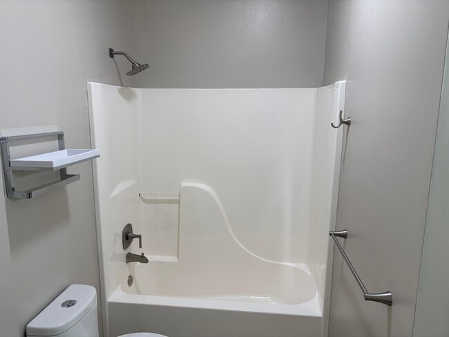 Building Photo - 227 Main St